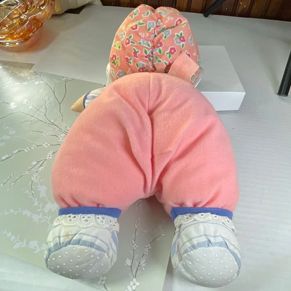 Vintage Cabbage Patch Kids 1995 stuffed rattle doll.